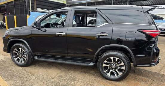 TOYOTA-HILUX SW4-2026