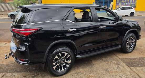 TOYOTA-HILUX SW4-2026