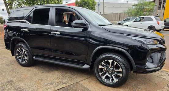 TOYOTA-HILUX SW4-2026