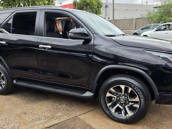 TOYOTA-HILUX SW4-2.8 D-4D TURBO DIESEL SRX PLATINUM 7L 4X4 AUTOMÁTICO TOYOTA-HILUX SW4-2026