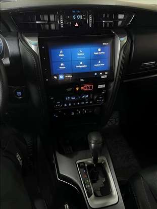 TOYOTA-HILUX SW4-2023