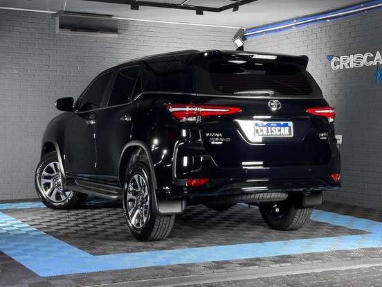 TOYOTA-HILUX SW4-2026