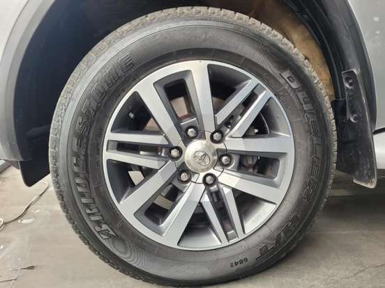 TOYOTA-HILUX SW4-2020
