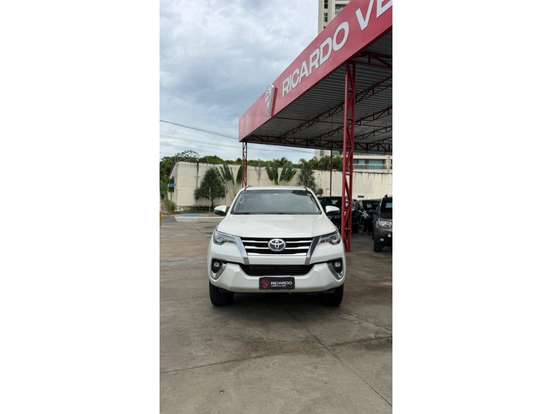 TOYOTA-HILUX SW4-2019