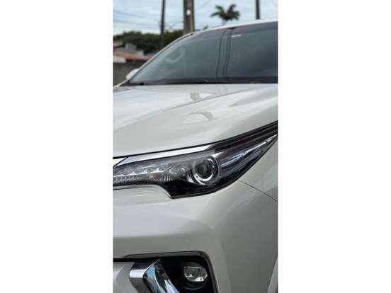 TOYOTA-HILUX SW4-2019
