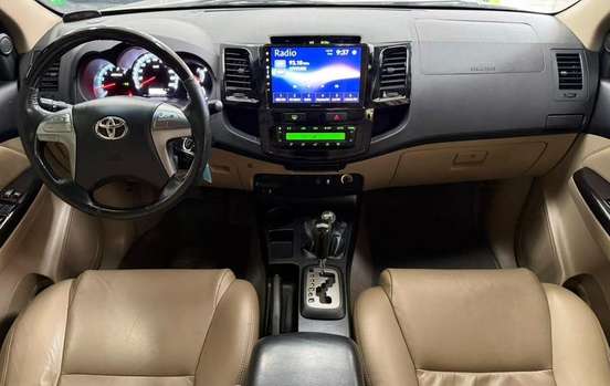 TOYOTA-HILUX SW4-2013