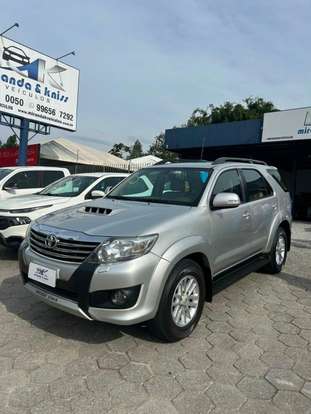TOYOTA-HILUX SW4-3.0 SRV 4X4 16V TURBO INTERCOOLER DIESEL 4P MANUAL TOYOTA-HILUX SW4-2012