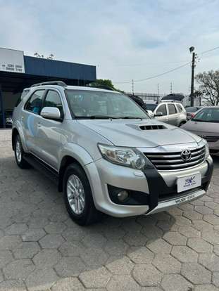 TOYOTA-HILUX SW4-3.0 SRV 4X4 16V TURBO INTERCOOLER DIESEL 4P MANUAL TOYOTA-HILUX SW4-2012