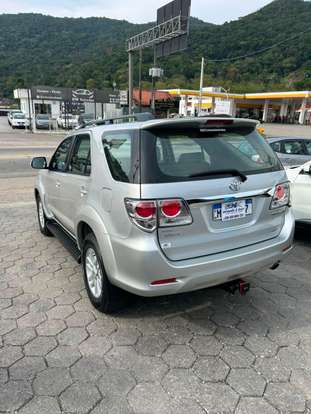 TOYOTA-HILUX SW4-2012