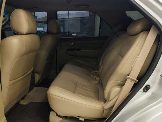 TOYOTA-HILUX SW4-2012