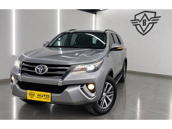 TOYOTA HILUX SW4 4.0 SRX 4X4 7 LUGARES V6 24V GASOLINA 4P AUTOMÁTICO