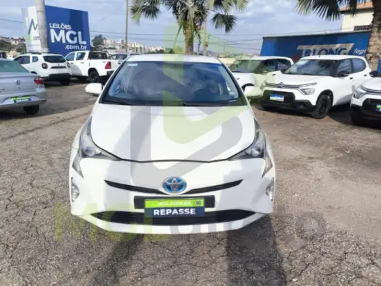TOYOTA-PRIUS-2016