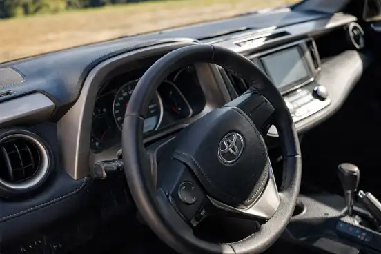 TOYOTA-RAV4-2015
