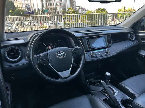 TOYOTA-RAV4-2018
