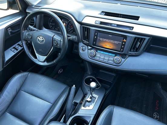 TOYOTA-RAV4-2018