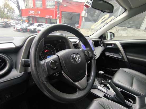 TOYOTA-RAV4-2018
