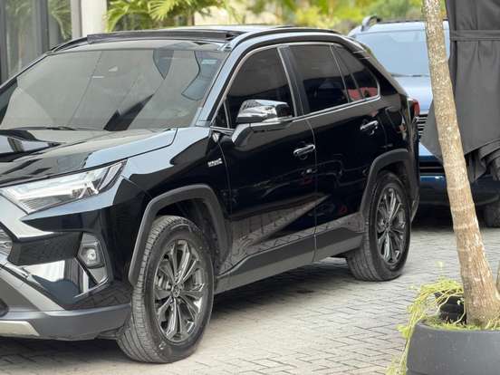 TOYOTA-RAV4-2023