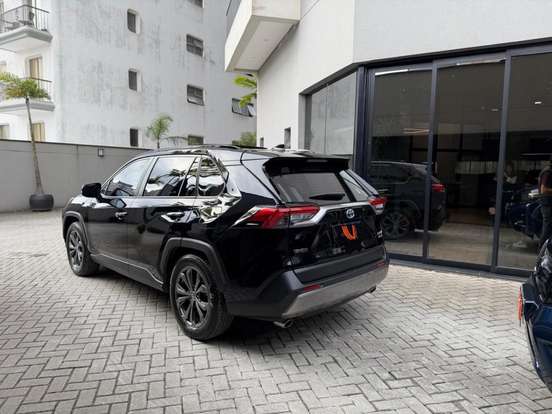 TOYOTA-RAV4-2023