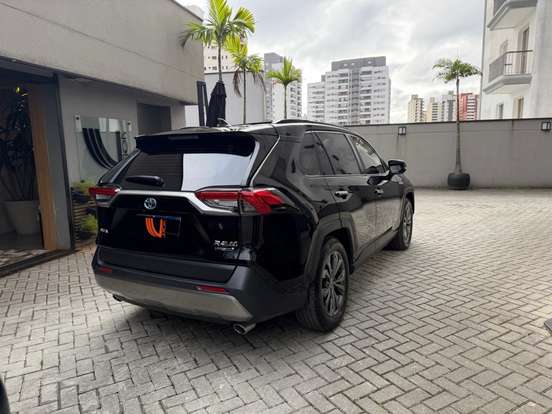 TOYOTA-RAV4-2023