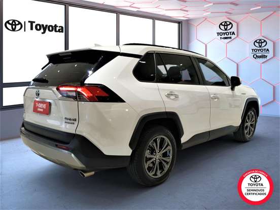 TOYOTA-RAV4-2024