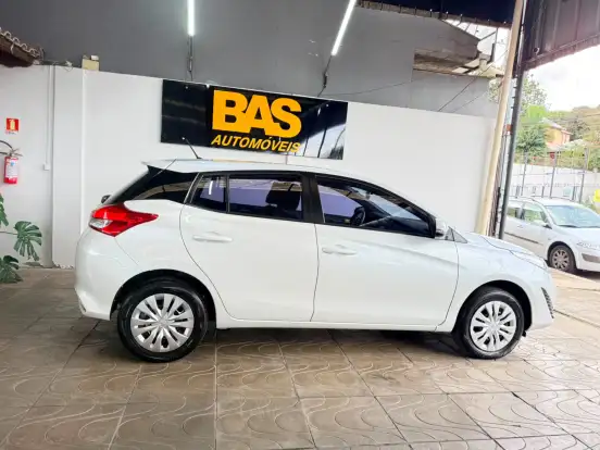 TOYOTA-YARIS-1.3 16V FLEX XL LIVE MULTIDRIVE TOYOTA-YARIS-2021