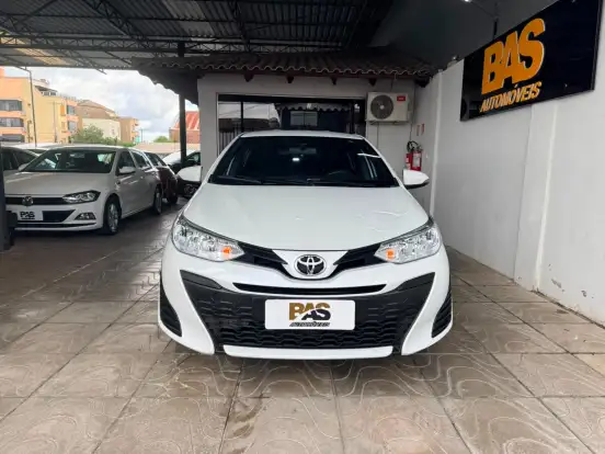 TOYOTA-YARIS-2021