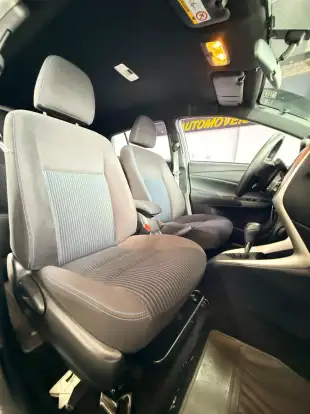 TOYOTA-YARIS-2021