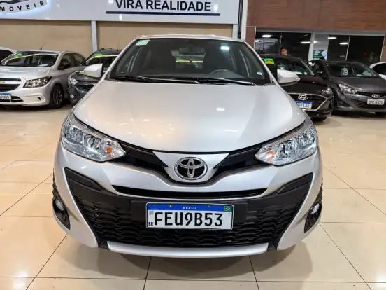 TOYOTA-YARIS-2019