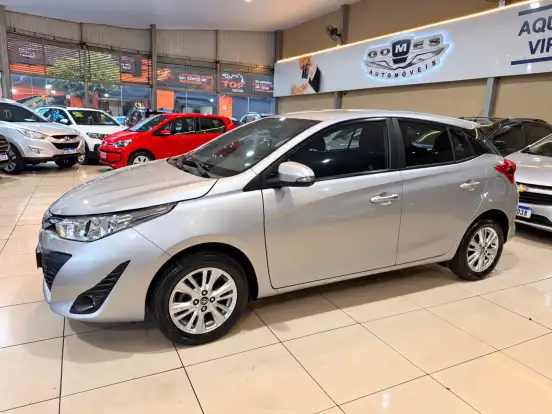 TOYOTA-YARIS-2019
