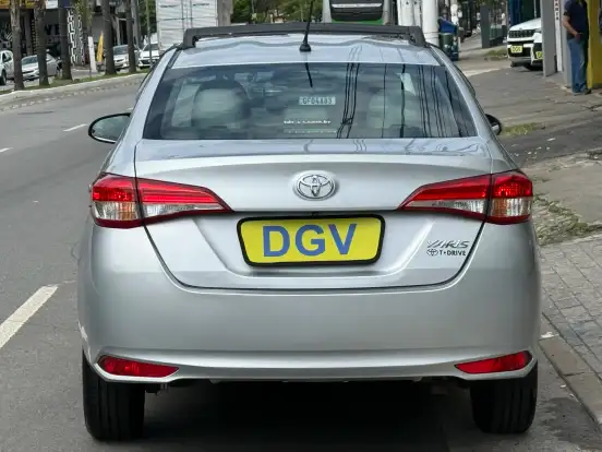 TOYOTA-YARIS-2020