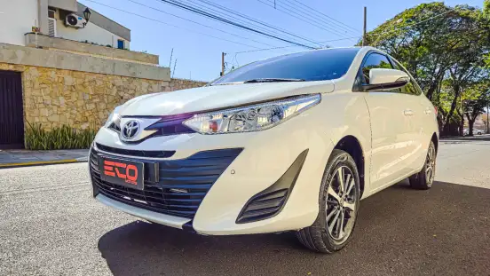 TOYOTA-YARIS-2021