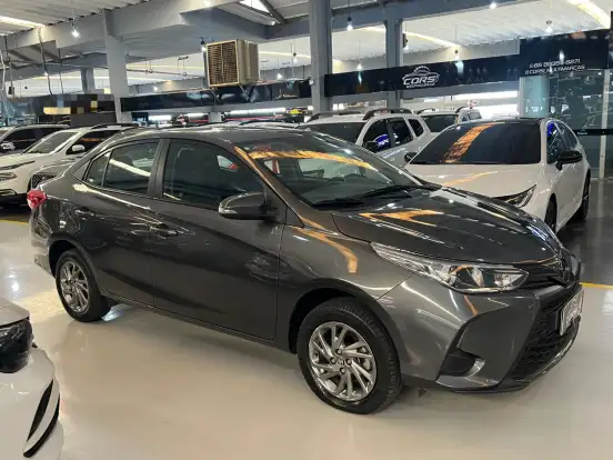 TOYOTA-YARIS-2022