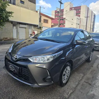 TOYOTA-YARIS-2024