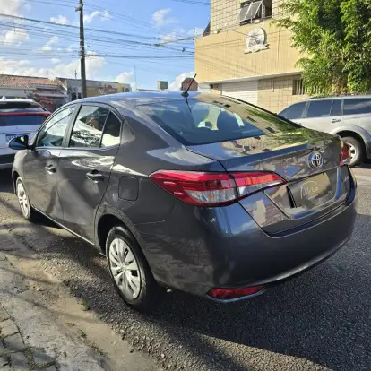 TOYOTA-YARIS-2024