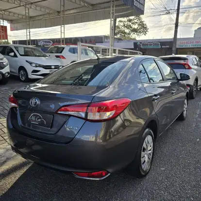 TOYOTA-YARIS-2024