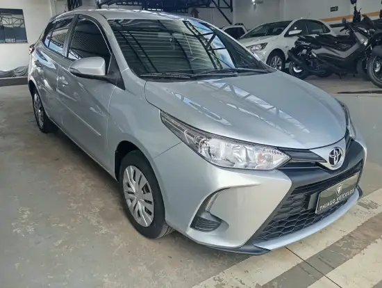 TOYOTA-YARIS-2022