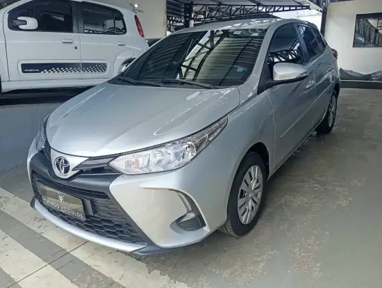 TOYOTA-YARIS-2022