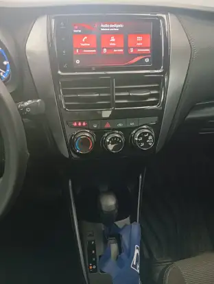 TOYOTA-YARIS-2022