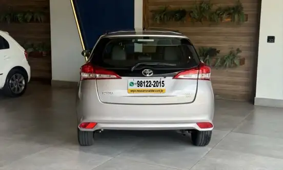 TOYOTA-YARIS-2019