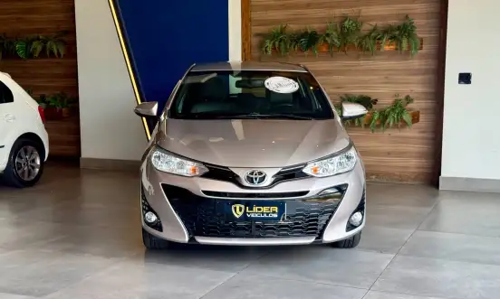 TOYOTA-YARIS-2019