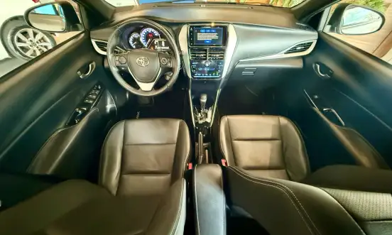 TOYOTA-YARIS-2019