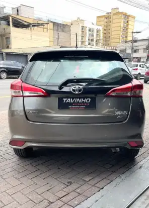 TOYOTA-YARIS-2018
