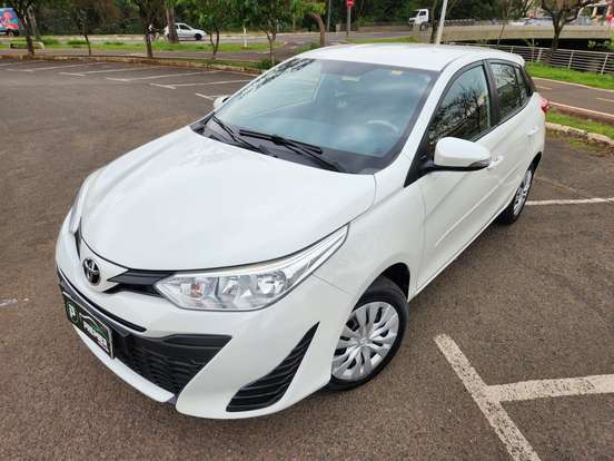 TOYOTA-YARIS-2020