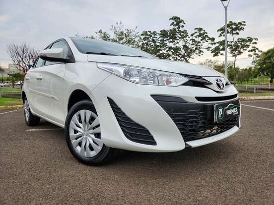 TOYOTA-YARIS-2020
