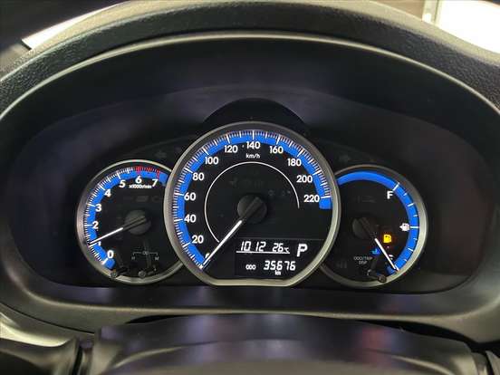 TOYOTA-YARIS-2021