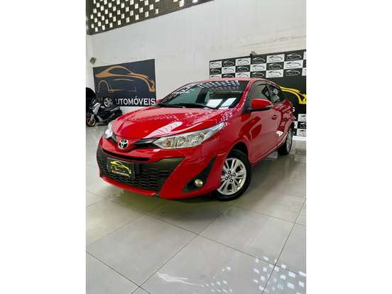 TOYOTA-YARIS-2019