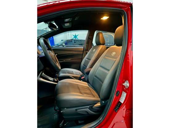 TOYOTA-YARIS-2019