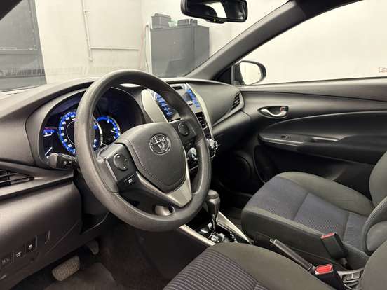 TOYOTA-YARIS-1.3 16V FLEX XL MULTIDRIVE TOYOTA-YARIS-2018