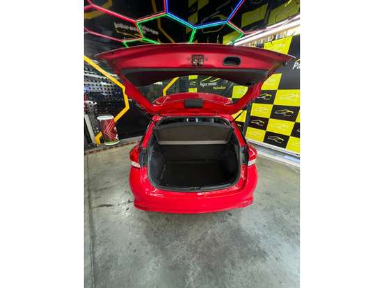 TOYOTA-YARIS-2019