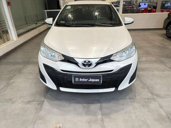 TOYOTA-YARIS-2020